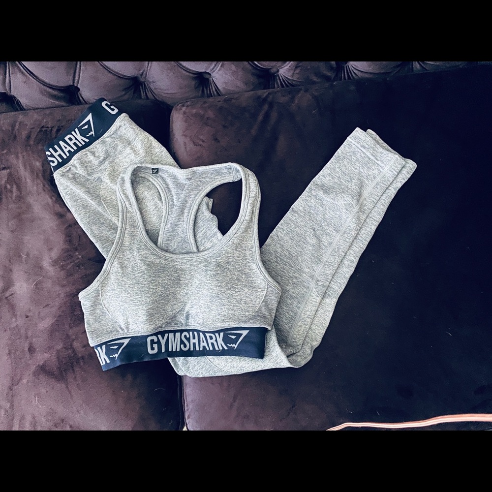 Gymshark sports bra and seamless leggings set - Picture 2 of 3